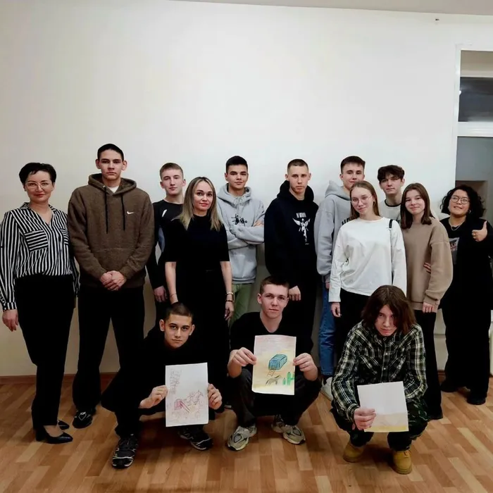 28 ноября в нашем центре прошла информационная акция "Узнавай. Включайся. Действуй" в рамках мероприятия "Молодежке везде дорожка"!  ​